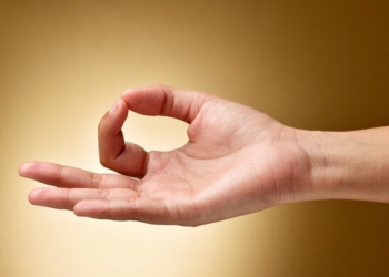 Smile Mudra Therapy কি? কেনেকৈ মুদ্ৰাৰ দ্বাৰা ৰোগ নিৰাময় কৰা হয়?