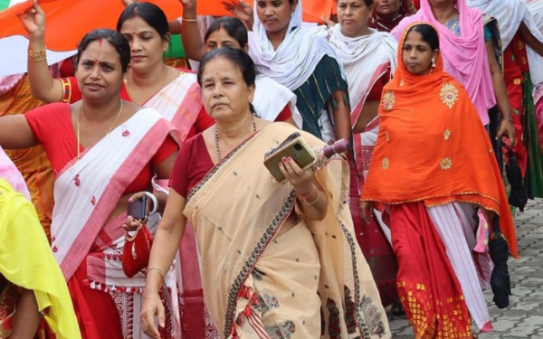 নাৰী দিৱসৰ দিনাই লাখ লাখ মহিলালৈ উপহাৰ, মাহিলী দিব ২৫০০কৈ টকা