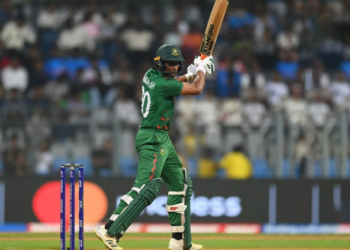 আন্তঃৰাষ্ট্ৰীয় ক্ৰিকেটৰ পৰা হঠাতে বিদায় বাংলাদেশৰ কিংবদন্তি ক্ৰিকেটাৰৰ, বিশ্বকাপত অৰ্জন ৩টা শতক