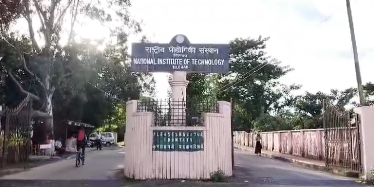 শ শ ছাত্ৰ-ছাত্ৰীৰ প্ৰতিবাদত উত্তাল শিলচৰ NIT, ছাত্ৰীৰ সৈতে ভয়ংকৰ কাণ্ড অধ্যাপকৰ…