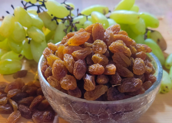 খালী পেটত কিচমিচৰ পানী খালে আচৰিত ধৰণৰ উপকাৰ পোৱা যায়, জানো আহক কি কয় বিশেষজ্ঞই…