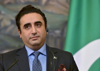 ‘হয় সিন্ধুৰ পানী ব’ব নহ’লে, ভাৰতীয়ৰ ৰঙাপানী বৈ যাব’, ভাৰতলৈ উচটনিমূলক ভাবুকি পাকিস্তানৰ প্ৰাক্তন বৈদেশিক মন্ত্ৰীৰ