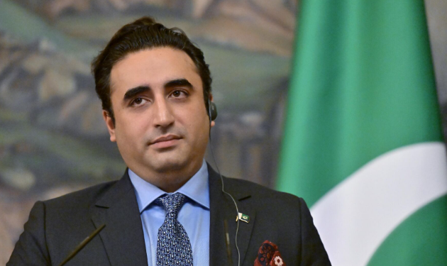 ‘হয় সিন্ধুৰ পানী ব’ব নহ’লে, ভাৰতীয়ৰ ৰঙাপানী বৈ যাব’, ভাৰতলৈ উচটনিমূলক ভাবুকি পাকিস্তানৰ প্ৰাক্তন বৈদেশিক মন্ত্ৰীৰ