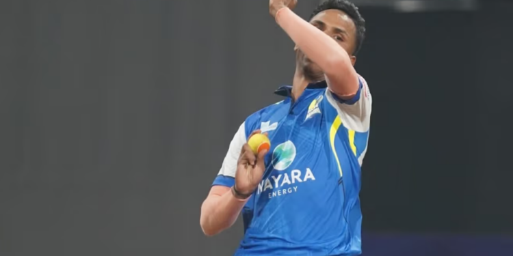 ভাগ্য ফুলিল টেনিছ বল ক্ৰিকেটৰ চিৰ পৰিচিত এইগৰাকী ক্ৰিকেটাৰৰ; স্থান পালে KKRত