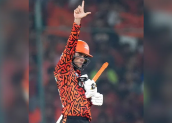 দুৰ্দান্ত প্ৰদৰ্শনেৰে জিলিকিল অভিষেক; গঢ়িলে কেইবাটাও অভিলেখ