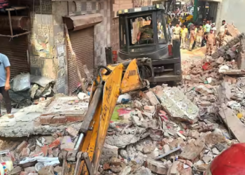 ভাঙি পৰিল চাৰিমহীয়া অট্টালিকা; ১১ জন লোকৰ মৃত্যু, মুখ্যমন্ত্ৰীৰ দুখ প্ৰকাশ