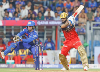 খেলপথাৰত নমাৰ লগে লগেই বিশেষ অভিলেখৰ গৰাকী হ’ল বিৰাট কোহলী