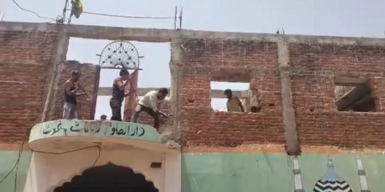 কঠোৰ প্ৰশাসন; ২০ বছৰীয়া পুৰণি মাদ্ৰাছাত চলিল বুলড’জাৰ