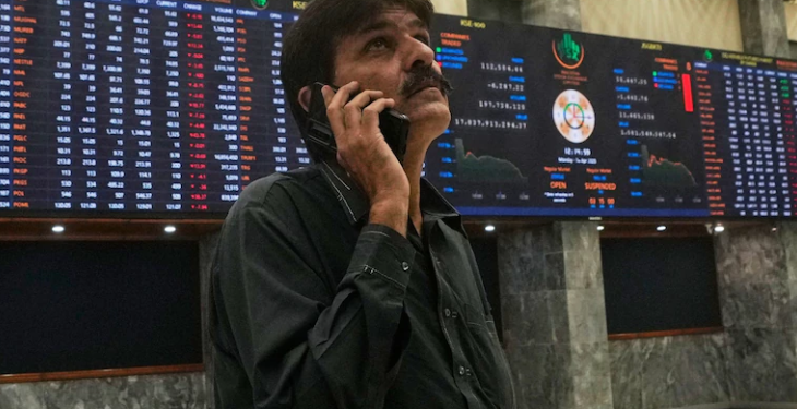 ট্ৰাম্পৰ ‘শুল্ক’ নীতিত হাহাকাৰ বিশ্বৰ অৰ্থনীতিত; হোৰাহোৰে ডুবিল বিভিন্ন দেশৰ শ্বেয়াৰ মাৰ্কেট