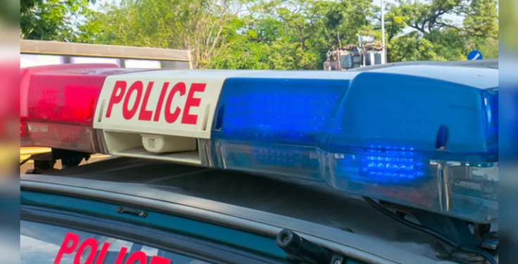 ৰখাই থকা ট্ৰাকত প্ৰচণ্ড খুন্দা মিনি বাছৰ; কিশোৰীসহ ৫জনৰ মৃত্যু, ১১ জন আহত