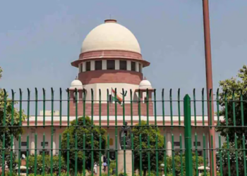 ৱাকফ আইনৰ বিৰুদ্ধে সৰ্বোচ্চ ন্যায়ালয়ত কোনে কোনে দাখিল কৰিলে আবেদন; সম্পূৰ্ণ তালিকা