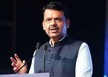 ‘ঔৰংগজেৱৰ সমাধিস্থল থকা খুলতাবাদৰ নাম সলনি হৈ হ’ব ৰত্নপুৰ’, ঘোষণা মন্ত্ৰী ফাড়নৱীছৰ