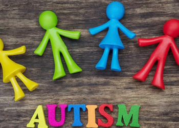 অ’টিজিম কি ? এই ৰোগত আক্ৰান্ত শিশুৱে কেনেধৰণৰ আচৰণ কৰে ? ইয়াৰ কোনো চিকিৎসা আছেনে?