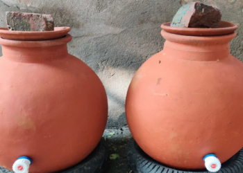 আপুনিও গ্ৰীষ্মকালত মাটিৰ পাত্ৰৰ পানী সেৱন কৰে নেকি? তেন্তে কৰক এই বিশেষ কাম…