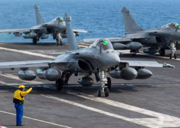 পাকিস্তানক ৰোধিবলৈ সাজু ভাৰত! পাকিস্তানৰ সৈতে উত্তেজনাৰ মাজতে ভাৰতে ক্ৰয় কৰিব ২৬খন ৰাফেল যুদ্ধ বিমান!