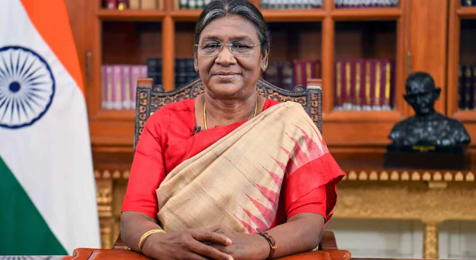 আজি ১৩৯ গৰাকী ব্যক্তিৰ ভিতৰত ৭১ গৰাকীক সন্মানিত কৰা হ’ব পদ্ম বঁটাৰে, চাওক সম্পূৰ্ণ তালিকা