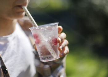 ঠাণ্ডা পানীয়ে কিদৰে আপোনাৰ স্বাস্থ্যৰ ক্ষতিও কৰিব পাৰে, জানক ইয়াৰ পাৰ্শ্বক্ৰিয়া