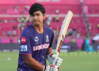 বিধ্বংসী ৰূপ ধাৰণ কৰিলে এগৰাকী ১৪ বছৰীয়া ক্ৰিকেটাৰে, ১২ বছৰীয়া বিশ্ব অভিলেখ গঢ়িলে বৈভৱে