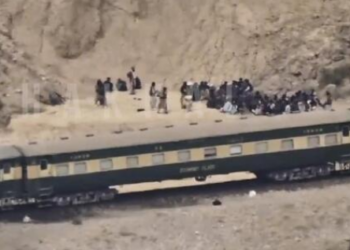 গৃহযুদ্ধত উত্তাল পাকিস্তান, এটুপি পানীৰ বাবে হাহাকাৰ, ভাৰতৰ এপৰত কৰা ষড়যন্ত্ৰৰ ফল ভুগিছে নেকি পাকিস্তানে?