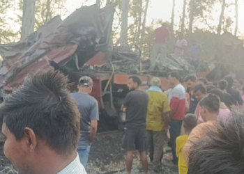 দুই মালবাহী ট্ৰেইনৰ মাজত ভয়ংকৰ সংঘৰ্ষ; দুজনৰ মৃত্যু, গুৰুতৰভাৱে আহত ৪ জন