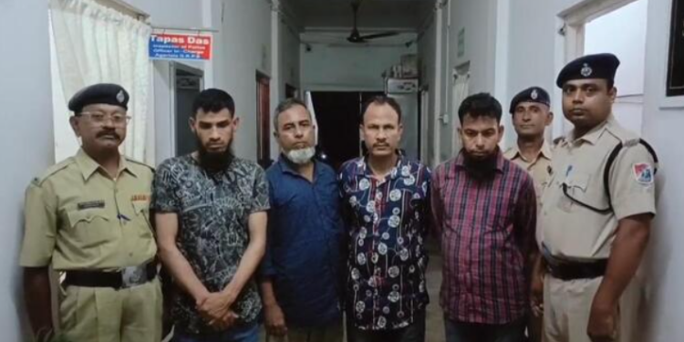 ভাৰতত অবৈধভাৱে প্ৰৱেশ কৰা ৪ গৰাকী বাংলাদেশী নাগৰিকক গ্ৰেপ্তাৰ