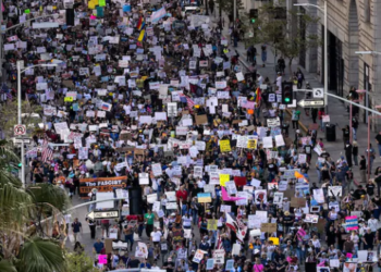 ড’নাল্ড ট্ৰাম্প, মাস্কৰ বিৰুদ্ধে ৰাজপথলৈ ওলাই আহিল হাজাৰ-হাজাৰ প্ৰতিবাদকাৰী
