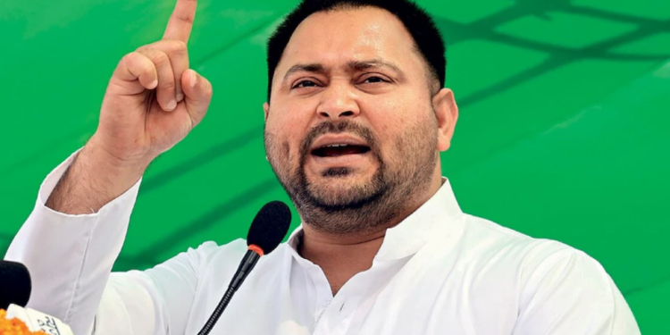আমাৰ চৰকাৰ আহিলেই ডাষ্টবিনত পেলাই দিম…. তেজস্বী যাদৱৰ ডাঙৰ মন্তব্য