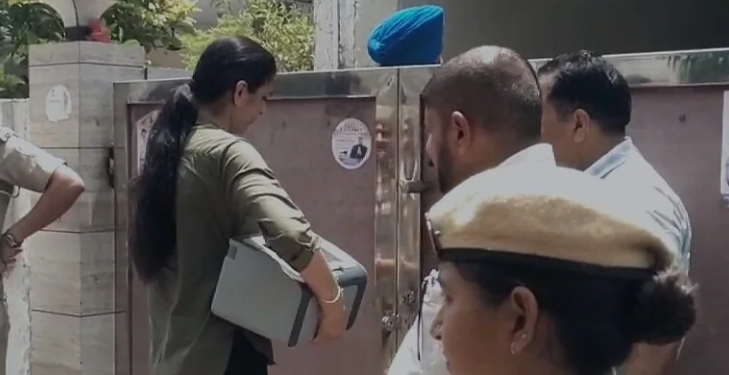 দুৰ্নীতিৰ অভিযোগত গ্ৰেপ্তাৰ আম আদমি পাৰ্টীৰ বিধায়ক