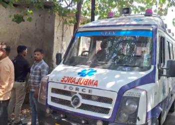 শোকাৱহ ঘটনা; এটা পৰিয়ালৰে চাৰিগৰাকী সদস্যৰ চৰম পন্থা