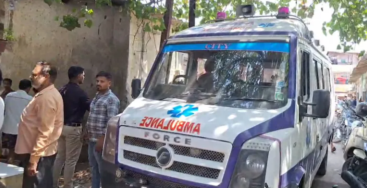 শোকাৱহ ঘটনা; এটা পৰিয়ালৰে চাৰিগৰাকী সদস্যৰ চৰম পন্থা