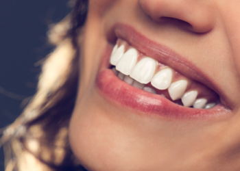 যদি আপুনিও এই ৪টা লক্ষণ আপোনাৰ দাঁতত দেখা পায়, তেন্তে ইয়াক আওকাণ নকৰিব, ই হ’ব পাৰে কোনো গুৰুতৰ ৰোগৰ লক্ষণ!