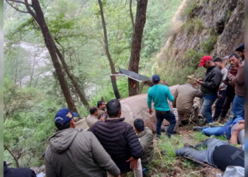 উত্তাৰখণ্ডত ভয়ংকৰ হেলিকপ্টাৰ দুৰ্ঘটনা; ৫ গৰাকী লোকৰ মৃত্যু, ২ জন আহত