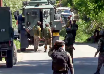 জম্মু-কাশ্মীৰত সন্ত্ৰাসবাদীৰে ভয়ংকৰ সংঘৰ্ষ; এজন জোৱান শ্বহীদ