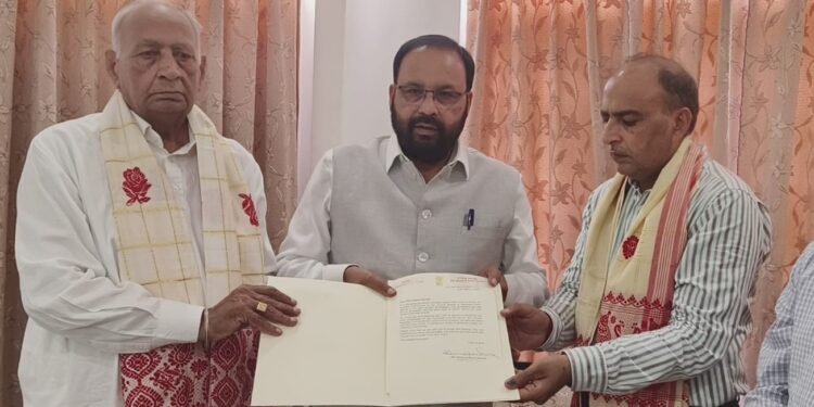 পেহেলগাম কাণ্ডত মৃত্যু হোৱা নৌ সেনাৰ লেফটেনেণ্ট বিনয় নাৰৱালৰ পৰিয়ালক অসম চৰকাৰৰ আৰ্থিক সাহায্য