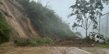 বতৰৰ ভয়ংকৰ ৰূপ; নেৰানেপেৰা বৰষুণৰ ফলত হোৱা ভূমিস্খলনত ৯ জন লোকৰ মৃত্যু