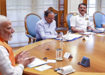 বায়ু সেনাৰ মুৰব্বীৰ সৈতে গুৰুত্বপূৰ্ণ বৈঠক প্ৰধানমন্ত্ৰী নৰেন্দ্ৰ মোদীৰ