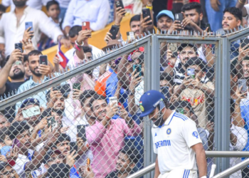 টেষ্ট ক্ৰিকেটৰ পৰা অৱসৰ লোৱা ৰোহিত শৰ্মাক বিশেষ সন্মান মুম্বাই ক্ৰিকেট এছ’চিয়েশ্যনৰ