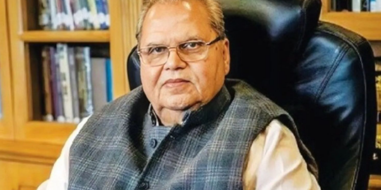 হাস্পতালত ভৰ্তি হৈ থকা জম্মু-কাশ্মীৰৰ প্ৰাক্তন ৰাজ্যপালৰ বিৰুদ্ধে CBIৰ চাৰ্জশ্বীট দাখিল