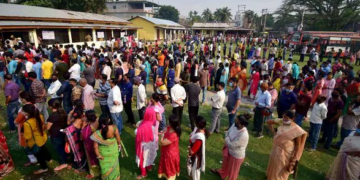 আজি পঞ্চায়ত নিৰ্বাচনৰ প্ৰথম পৰ্যায়ৰ ভোটগ্ৰহণ, পুৱা ১১:৩০ বজালৈ ভোটদানৰ হাৰ, লগতে জানক এই জিলাসমূহৰ জিলা পৰিষদ আৰু আঞ্চলিক পৰিষদৰ সংখ্যা…