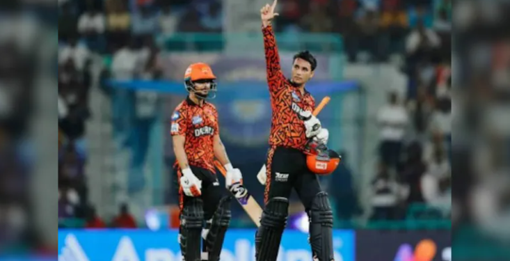 দুৰ্দান্ত বেটিঙেৰে অভিষেক শৰ্মাই IPLত ৰচিলে ইতিহাস; এই কৃতিত্ব গঢ়া প্ৰথম ভাৰতীয়