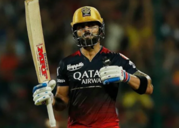 কোনো ক্ৰিকেটাৰে কৰি দেখুৱাব নোৱাৰা কাম কৰি দেখুৱালে কোহলীয়ে; গঢ়িলে ঐতিহাসিক অভিলেখ