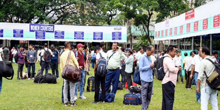 অন্ত পৰিল প্ৰথম পৰ্যায়ৰ পঞ্চায়ত নিৰ্বাচনৰ ভোটগ্ৰহণ; প্ৰায় ৬০ শতাংশ ভোটাৰে কৰিলে ভোটদান