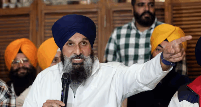 দুৰ্নীতিৰ গোচৰত গ্ৰেপ্তাৰ প্ৰাক্তন মন্ত্ৰী; ২৫টা স্থানত তালাচী অভিযান