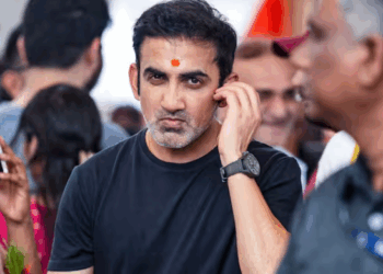 ইংলেণ্ড শৃংখলা এৰি ভাৰতলৈ উভতিল মুখ্য প্ৰশিক্ষক গৌতম গম্ভীৰ