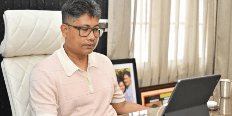 ৰিং বান্ধক ছিগা মথাউৰি বুলি উল্লেখ কৰি ৰাইজক আঁভুৱা-ভাৰিছে গৌৰৱ গগৈয়ে : পীযুষ হাজৰিকা