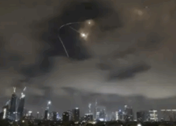 ইজৰাইল-ইৰাণৰ যুদ্ধত প্ৰৱেশ আমেৰিকাৰ; তিনিটা পাৰমাণৱিক ঘাটিত আক্ৰমণ