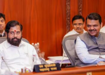 মহাৰাষ্ট্ৰত হিন্দী ভাষা বাধ্যতামূলক সন্দৰ্ভত ডাঙৰ সিদ্ধান্ত গ্ৰহণ মুখ্যমন্ত্ৰীৰ