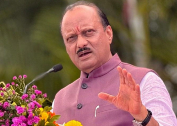 অজিত পাৱাৰৰ দলত মোক্ষম আঘাত; ৭গৰাকী বিধায়কৰ দল ত্যাগ