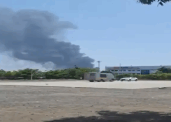 আহমেদাবাদত ভয়ংকৰ বিমান দুৰ্ঘটনা, বিমানখনত আছিল প্ৰাক্তন মুখ্যমন্ত্ৰী!