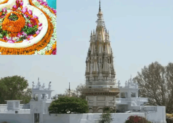 এই মন্দিৰৰ দুৱাৰমুখতে কিয় ক্ষমা খুজিছিল ঔৰংজেৱে? জানক সম্পূৰ্ণ কাহিনী…